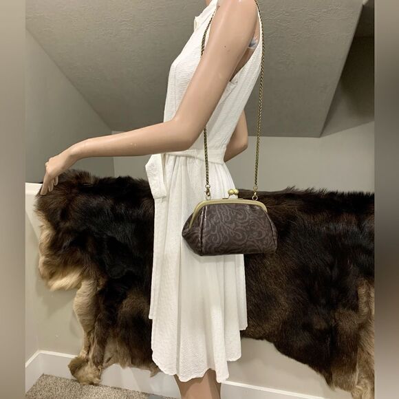 Handmade Genuine Leather Floral Embossed Clutch/Shoulder Bag/Crossbody - Picture 4 of 14